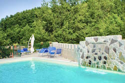 Vista sul borgo immerso nel verde